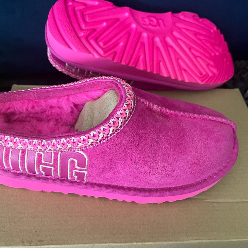 UGG Fuchsia Suede Slippers - Picture 1 of 2